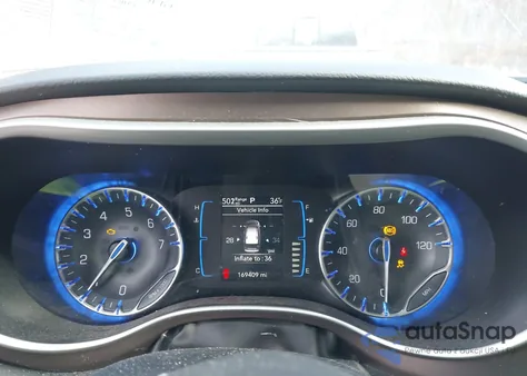 2017 Chrysler Pacifica Touring z USA, uszkodzony, nr VIN 2C4RC1DG5HR513029